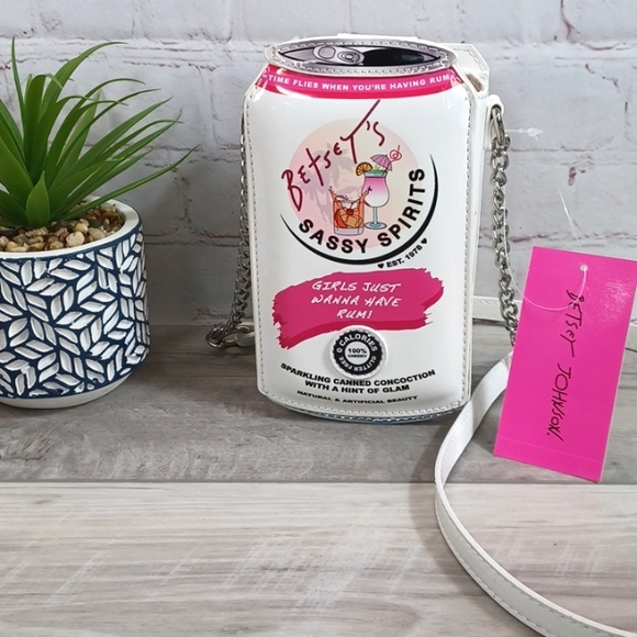 Betsey Johnson Handbags - Betsey Johnson XOSPRITZ